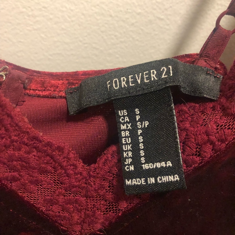 Red velvet skater dress - Picture 5 of 5